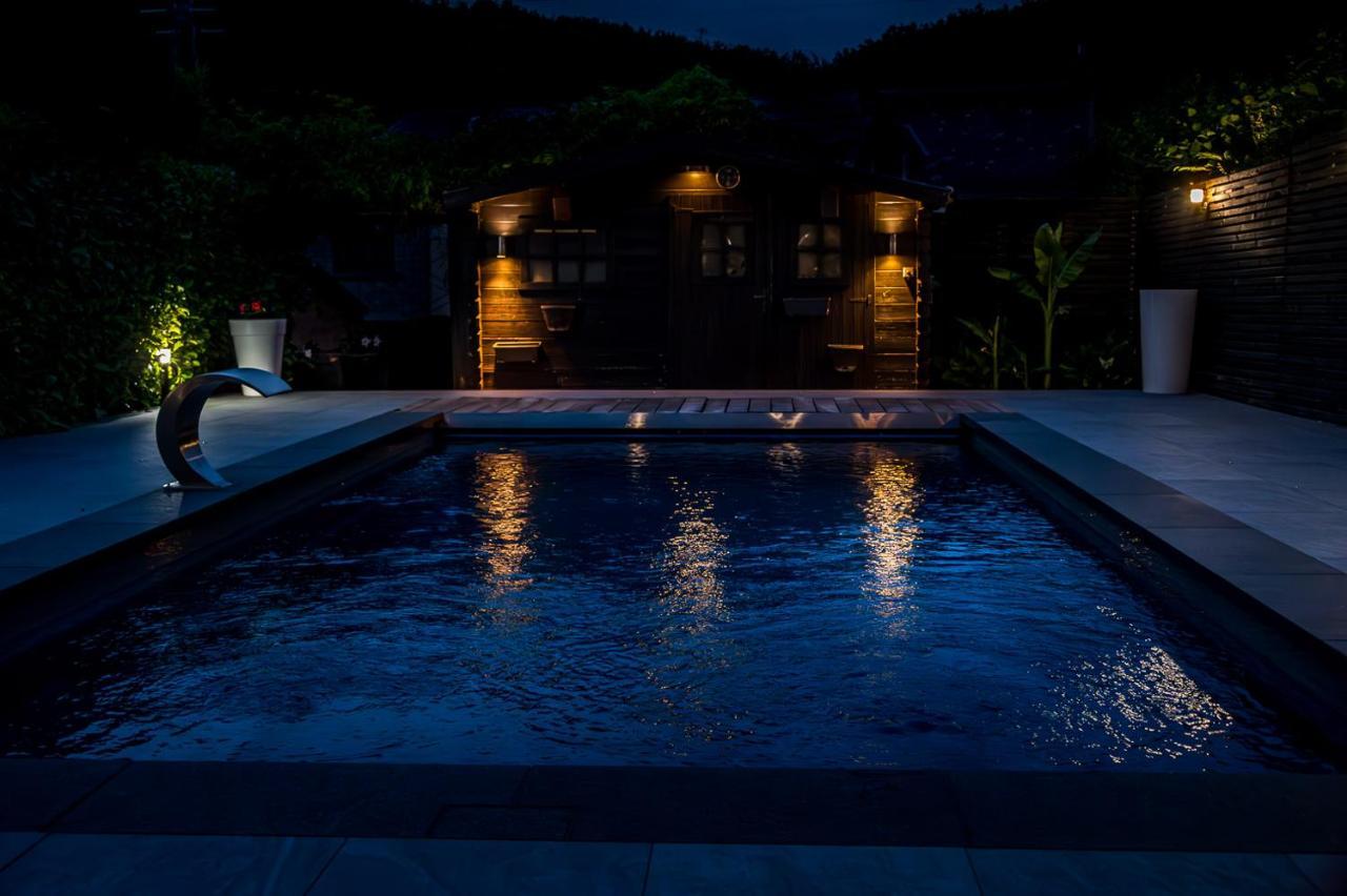Chez Sabine Et Eric Maison Pour 6 Personnes Avec Piscine Chauffee Andenne المظهر الخارجي الصورة